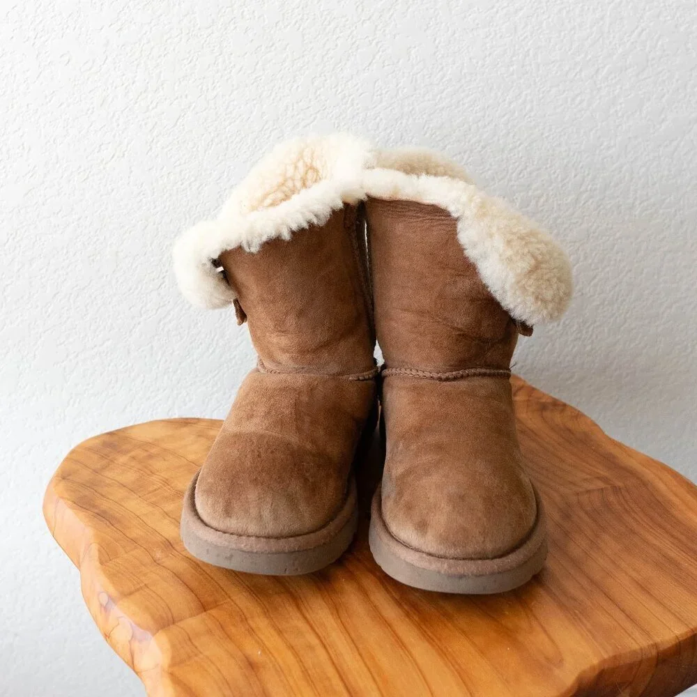 UGG Boots Size 6 Bailey Button Poppy Suede Shearling Chestnut Brown Tan - Picture 2 of 6